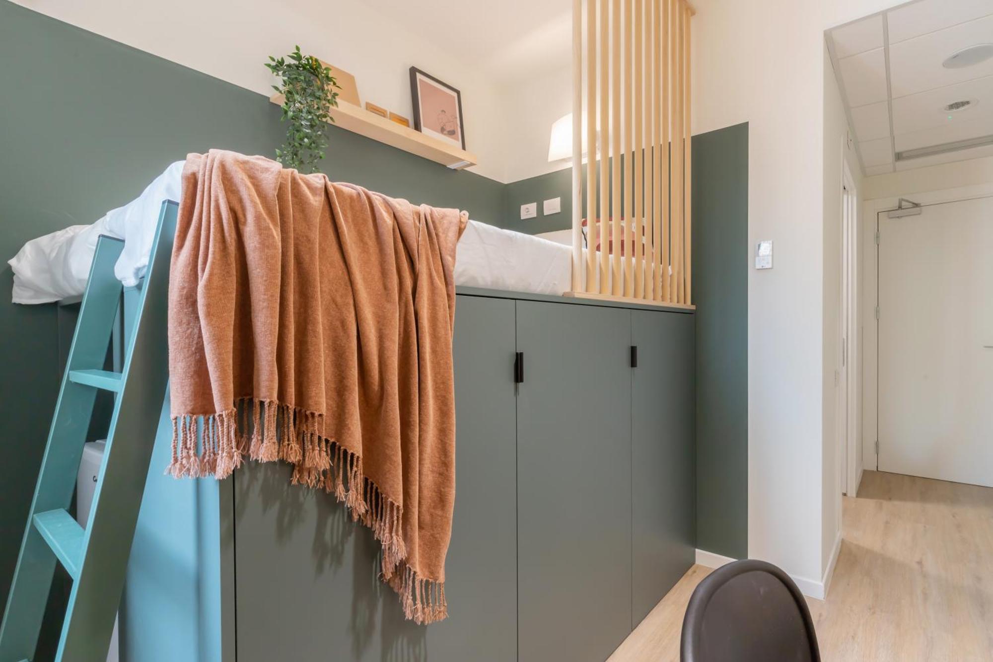 Well-located Campus Near Park * Milan
